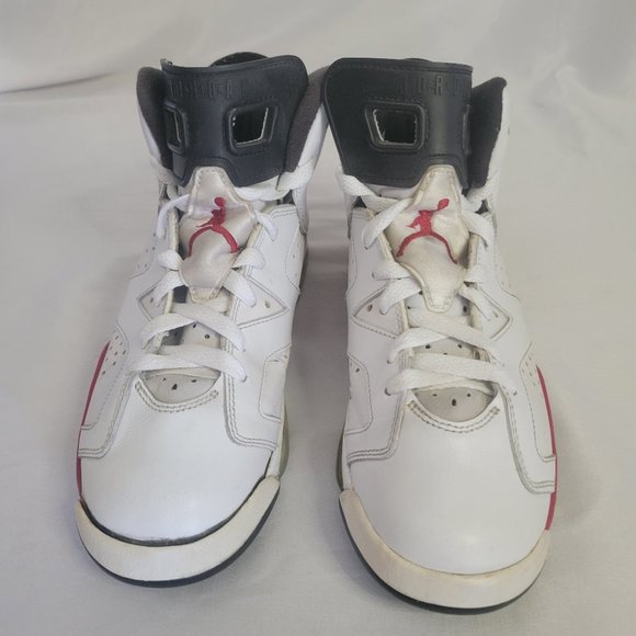 Athletic_Shoes